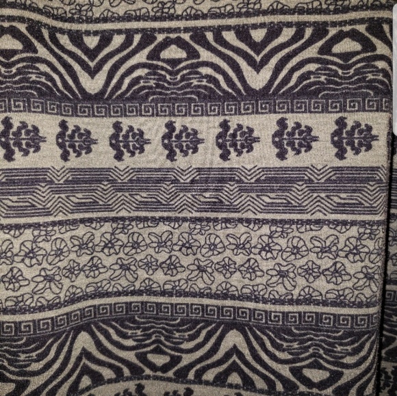 Hype Black Green Paisley Lace back Tank Top. - Picture 4 of 5